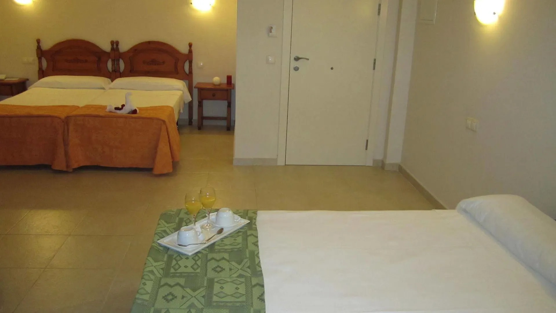 Hotel Eliseos Malaga 3*,